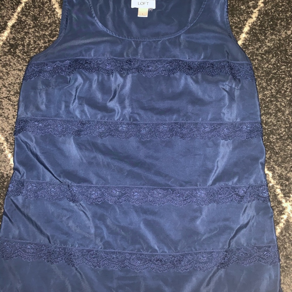 💛Loft Lace Sleeveless Top in Navy